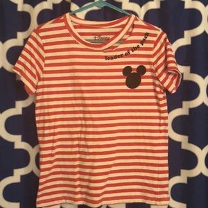 Disney Medium Mickey T-Shirt! 🐭